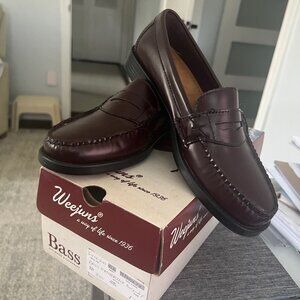 Original Bass Weejuns - Katherine in Burgundy Size 8 New in Original Box